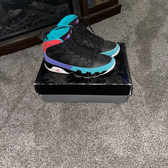 Jordan 9s retro - Picture 3 of 3
